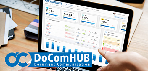 DoComHUB Dashboard sichtbar am Laptop und DoComHUB Logo