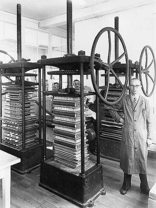 Schwarz-weiss Foto Baumer 1866 Bücherfabrik